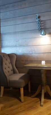 Mike's Cafe - Photo 7