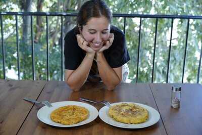 Eatwith: Jesus Y Mariona Of Granada