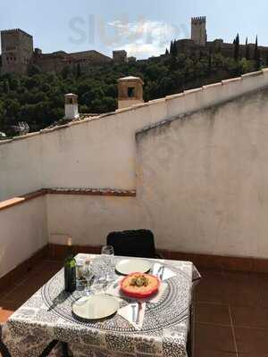 Eatwith: Jesus Y Mariona Of Granada