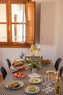 Eatwith: Daniel Of Granada