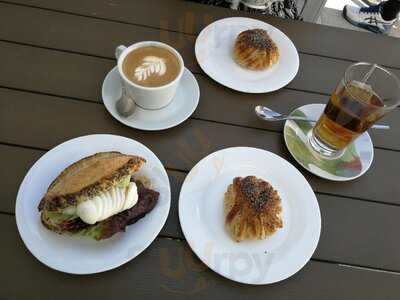 Nybakat Café & Bakery