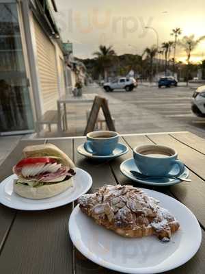 Nybakat Café & Bakery