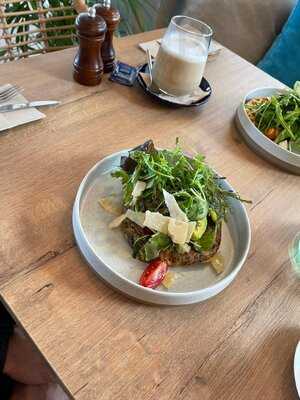 Daria’s Bakery & Bistro