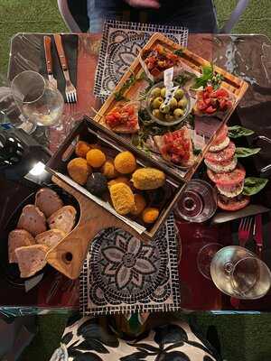 Bellavista Steakhouse - Pizzeria - Photo 8