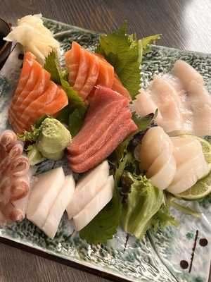 Tsukiji Sushi Bar Street Mother Antonia Paris