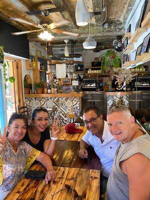 Myra - Casual Café Barceloneta