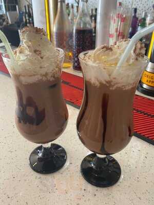 Louie's Bar & Lounge