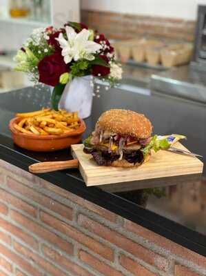 El Paraiso Snack Bar