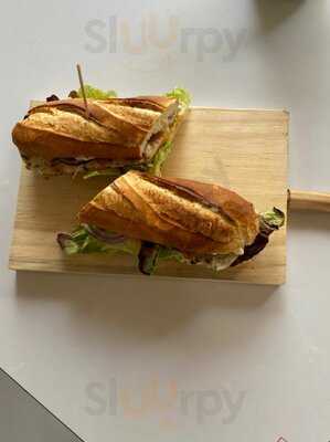 El Paraiso Snack Bar