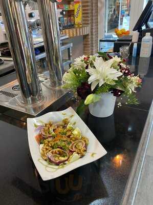 El Paraiso Snack Bar