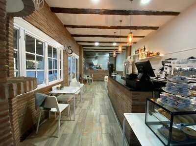 El Paraiso Snack Bar