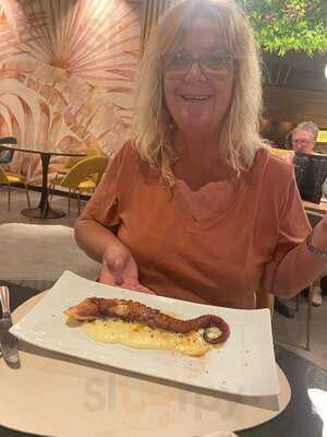 Acento - Social Eatery