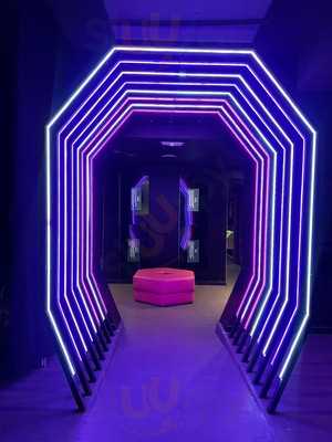 Showroom Fashion Food