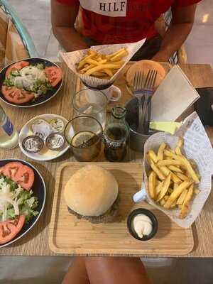 The Grand Cafe, Coffee & Burger