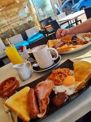 Simmy's Beach Café And Bar