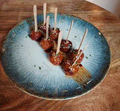 Lartisan Bar & Restaurante Malasaña