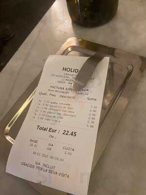 Holiday Bar & Restaurant