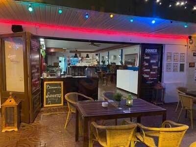 Summers Food & Lounge