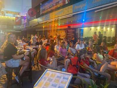 Summers Food & Lounge