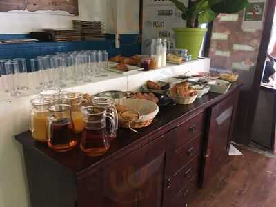 Summers Food & Lounge