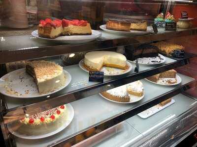 Fiore's Bakery