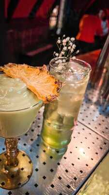 Renard Cocktail Club - Photo 8