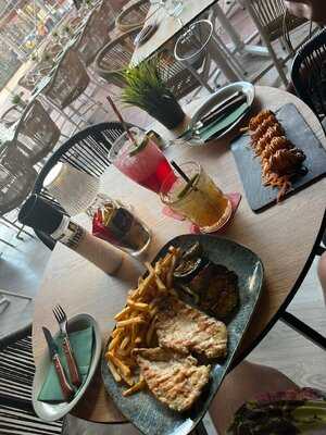 Olive Tapas And Wine