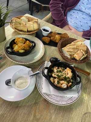 Olive Tapas And Wine