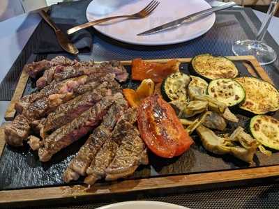 El Paralelo Gratobar