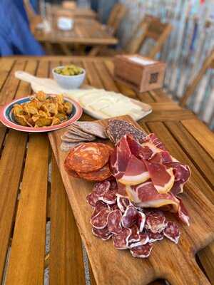 Loumari Restaurant Bar