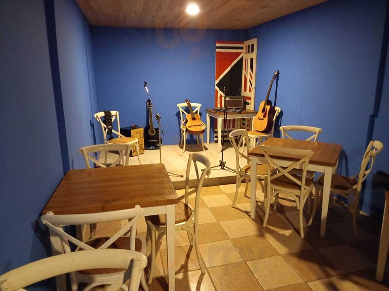 Gatopies Bar Music & Food