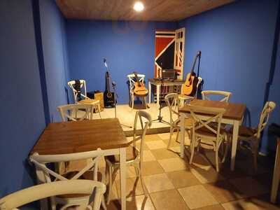 Gatopies Bar Music & Food