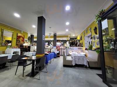 En La Esquinita Te Espero.