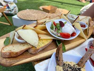 Roca Blanca Beach Club