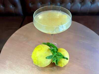 Sue Ellen Cocktail Bar