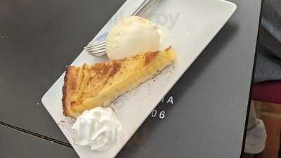 Qué Bueno Tapas Restaurant & Bar