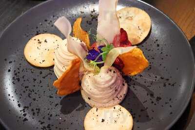 El 32 - Food, Drinks & Music