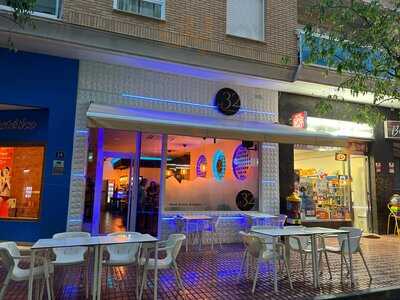 El 32 - Food, Drinks & Music