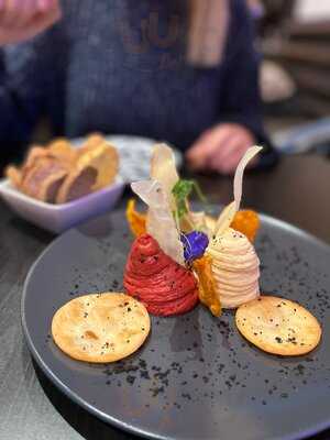 El 32 - Food, Drinks & Music