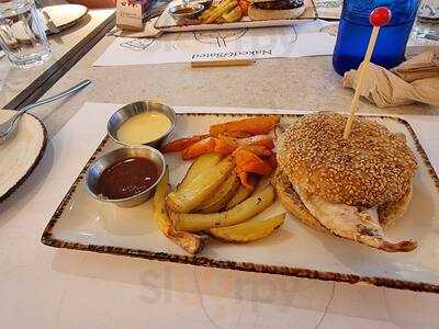 Naked&sated (pozuelo)