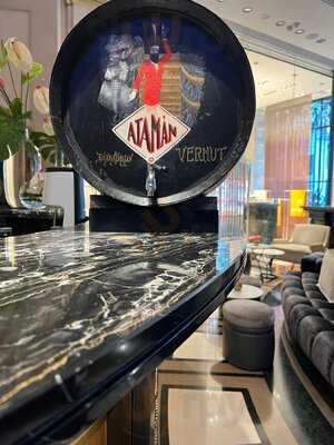 El Patio At Four Seasons Hotel Madrid