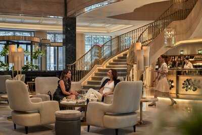 El Patio At Four Seasons Hotel Madrid