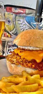 El Sombrerero Loco Burger Bar