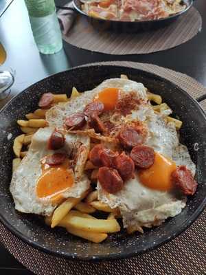 Black Velvet Food & Beers