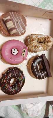 Happy Donuts