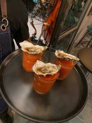 Black&gold Cocktail Bar