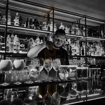 Black&gold Cocktail Bar