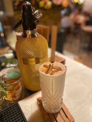 Santagloria Coffee & Bakery