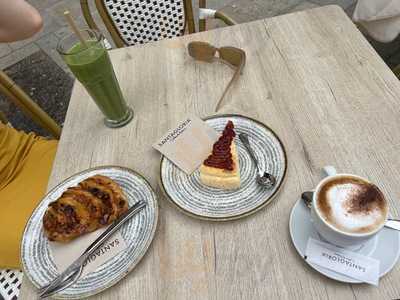 Santagloria Coffee & Bakery