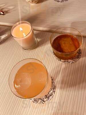 Momus Cocktail Bar - Photo 8